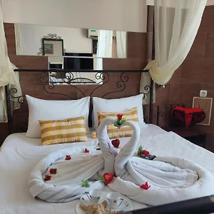 Отель Paralax, Варна